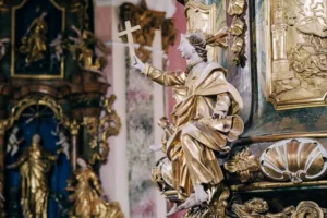 Marija v središču vere, ne odrešenja: Vatikan postavil jasne meje marijanskemu češčenju