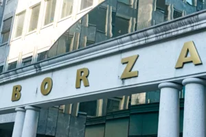 Napis BORZA na Ljubljanski borzi