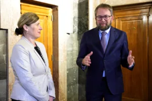 Zver dosegel razkritje zapiskov Vere Jourove, ki dokazujejo vpliv na predsednika Ustavnega sodišča