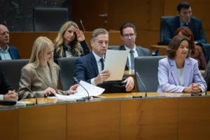 Zaradi uboja Novomeščana s strani Romov premier Golob sklical krizni sestanek – bo rešil sebe in vlado?