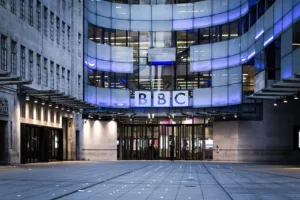 So Britanci zaradi Trumpa uničili lastni BBC?