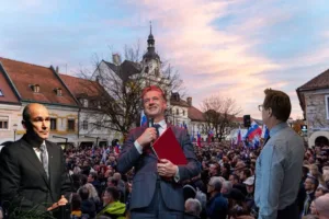 Anketa Ninamedie: mesec zamujenih priložnosti za Vladimirja Prebiliča in Janeza Janšo