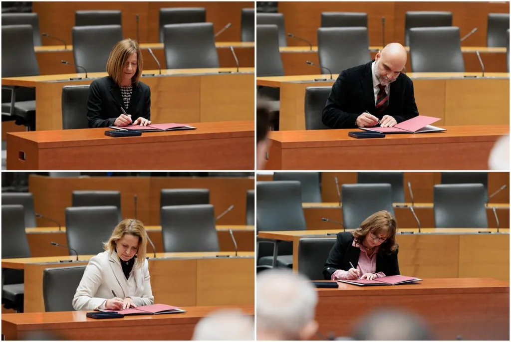 Levo zgoraj novo izvoljena ustavna sodnica dr. Barbara Kresal, zraven Marko Starman, levo spodaj Tamara Kek, desno nova varuhinja človekovih pravic dr. Simona Drenik Bavdek (foto: Matija Sušnik, dz-rs.si)