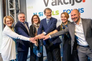 Lojze Peterle se vrača v NSi, prepričale so ga njihove ženske