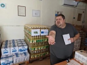 Humanitarni delavci razkrivajo: nekateri od njih pričakujejo celo plačilo zdravil za hujšanje in čiščenje stanovanja
