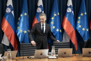 Golob doživel hladno prho: Zakaj so leve stranke obrnile hrbet njegovemu velikemu načrtu?