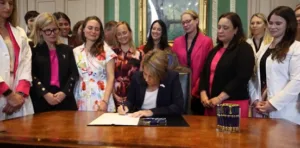 Massachusetts odpravil dosedanjo omejitev splava po 24. tednu