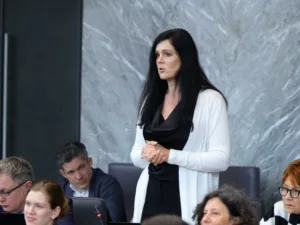 KNOVS pretresal rusko in izraelsko vmešavanje v slovensko suverenost: kako veliko je varnostno tveganje?