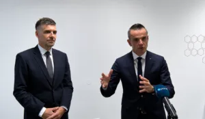 Golob je “depolitiziral” RTV SLO, jo bo tudi Janša? Ustavno sodišče je dalo “blagoslov”, a Gregorčič in Avbelj gresta na ESČP