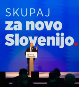 Nič več žlahtne desne stranke, NSi sporoča, da se lastne identitete ne boji (več)
