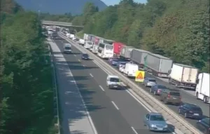 To je resnični razlog za zastoje na slovenskih avtocestah. Kako se jim izogniti