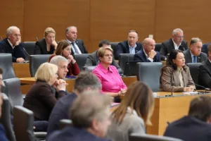 Koga vse je financirala Golobova energetska mreža in je Sova sodelovala v njegovi volilni kampanji? To bodo preiskovali poslanci
